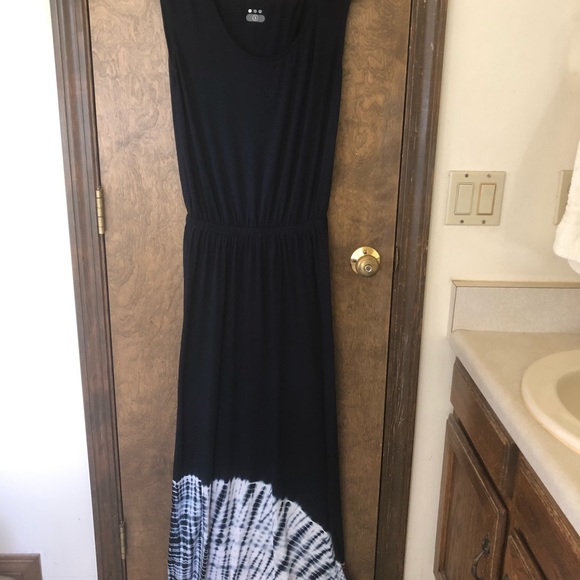 Three Dots Maxi Dress - Picture 4 of 8